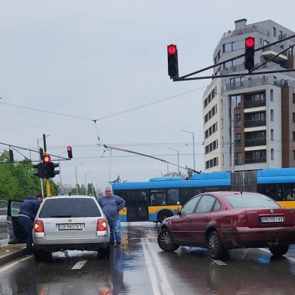 Две катастрофи станаха тази сутрин в София При първи инцидент