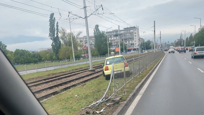 Кола премаза огражденията на 