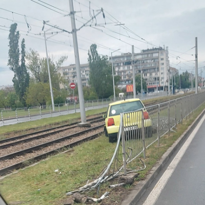 Кола премаза огражденията на