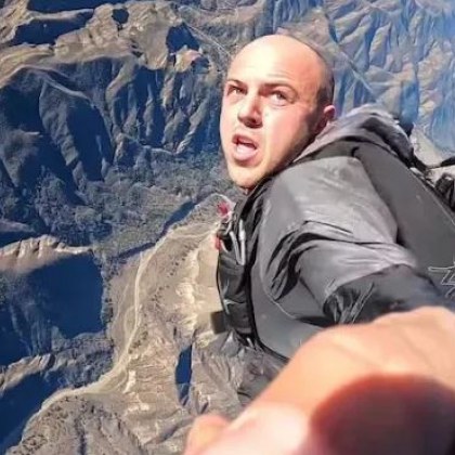 Спортист засне разбиването на самолета си за гледания, грозят го 20 г. затвор