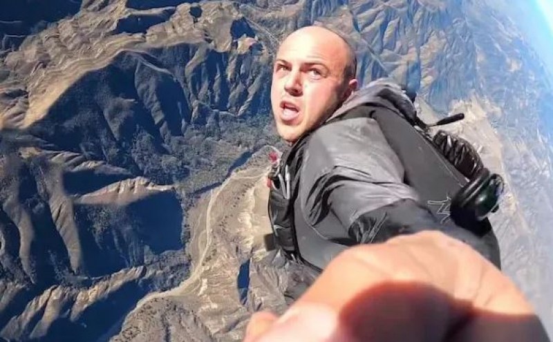 Спортист засне разбиването на самолета си за гледания, грозят го 20 г. затвор
