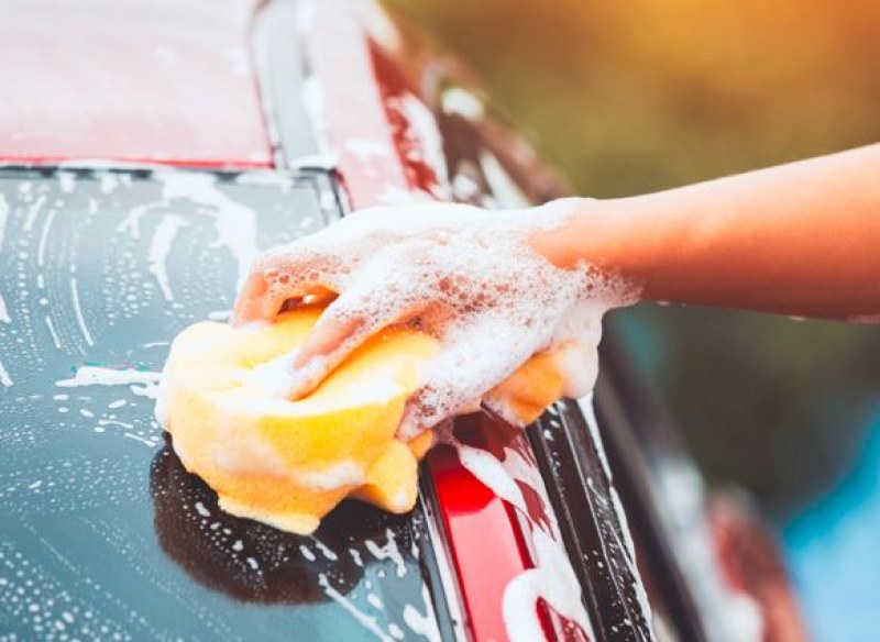 Забраниха миенето на автомобили и продажбата на надуваеми басейни