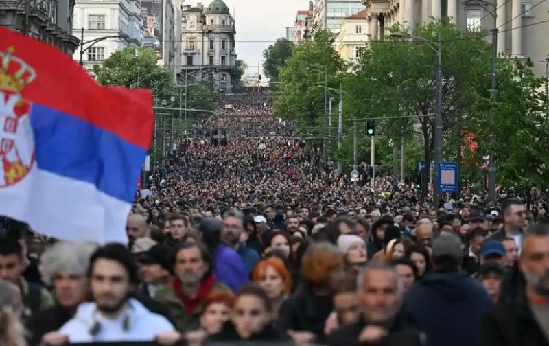 Десетки хиляди излязоха на протест в Сърбия