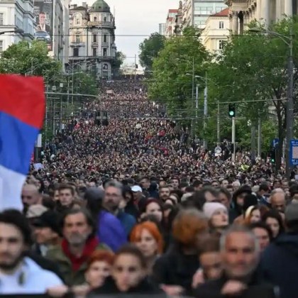 Десетки хиляди излязоха на шествие в Сърбия против насилието Протестът