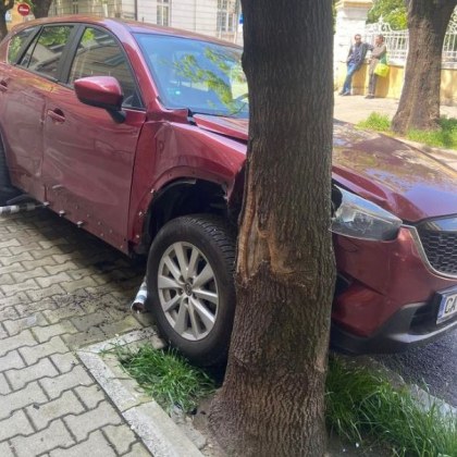 Катастрофа е станала тази сутрин в София Паркиран лек автомобил