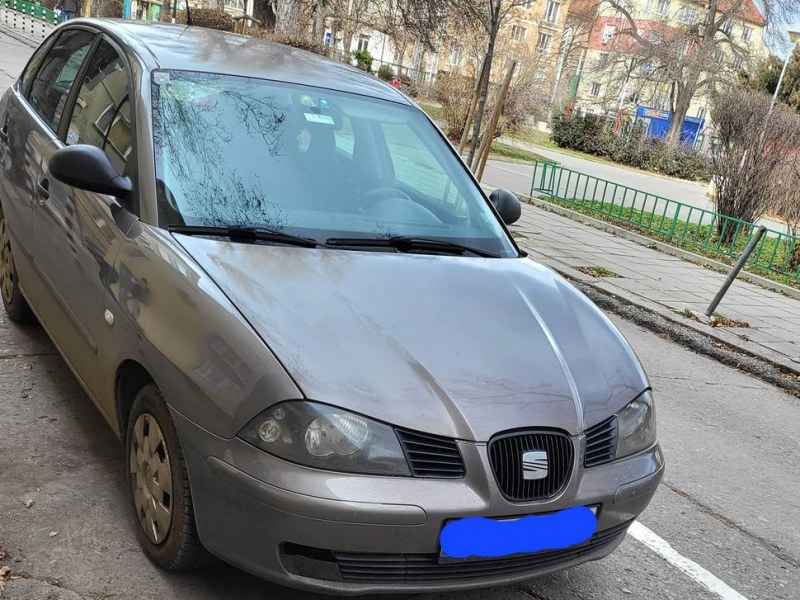 Разбиха и обраха паркирана кола, потърпевшата с призив към апашите СНИМКИ