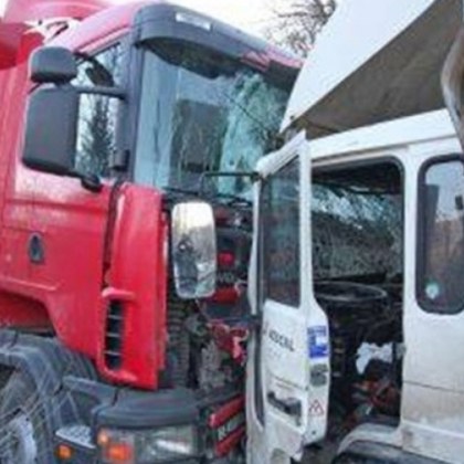 Шофьор на камион е загинал при катастрофа във Видинско На