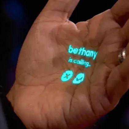 Представиха ново устройство захранвано с изкуствен интелект наречено Humane Разработена