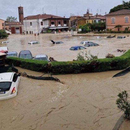 Огромни наводнения и свлачища в Североизточна Италия взеха най малко