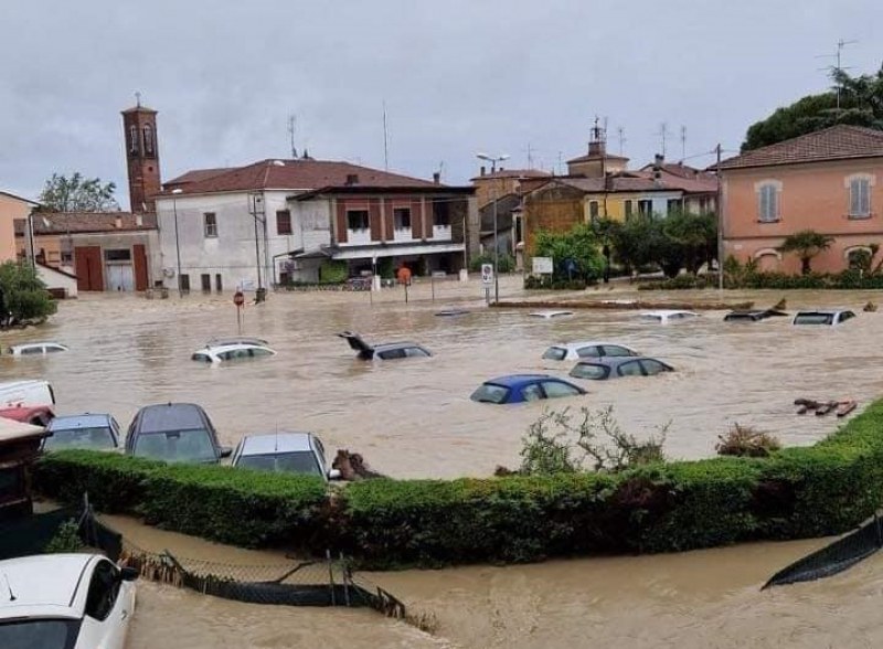 Наводненията в Италия взеха 8 жертви  ВИДЕО