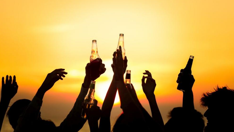 Сплит глобява с 300 евро туристите, ако пият алкохол на обществено място