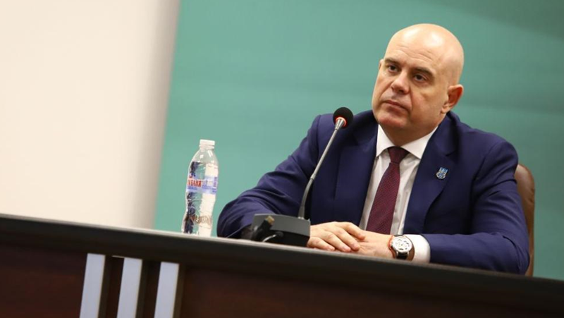 Главният прокурор Иван Гешев не се е явил на разпит