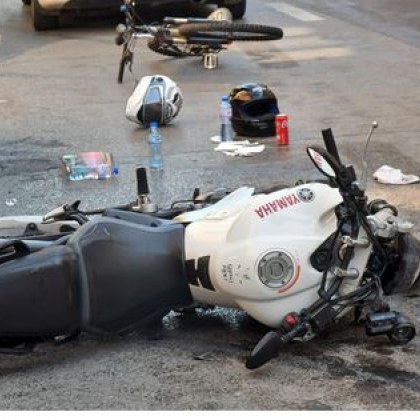 Тежък инцидент в Сандански Пиян моторист без книжка падна а