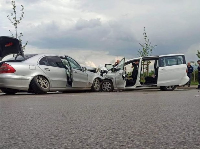 Експерт коментира тежката катастрофа със 7 ранени в София СНИМКА