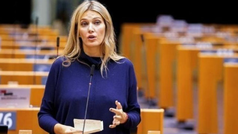 Свалят електронната гривна на Ева Кайли