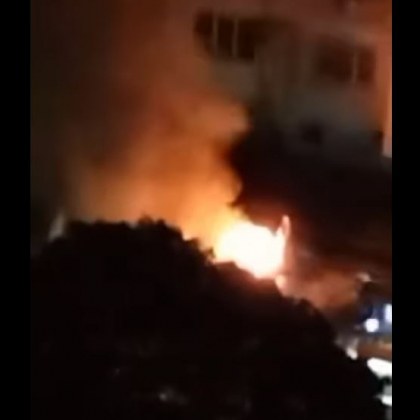 Лек автомобил е избухна в пламъци във Варна Инцидентът е