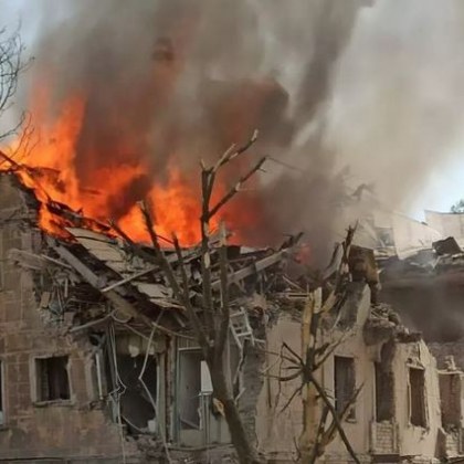 Руска ракета удари клиника в украинския град Днипро Има десетки