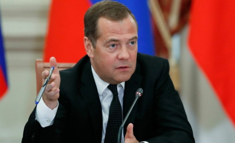 Медведев очерта три сценария за изход от войната