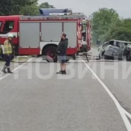 Двама души са загинали при тежката катастрофа на пътя Русе