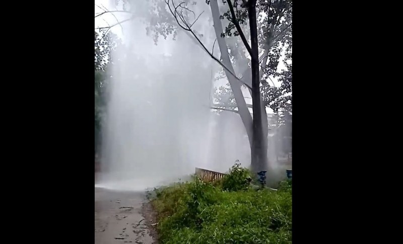 Гейзер бликна в наш град ВИДЕО+СНИМКИ