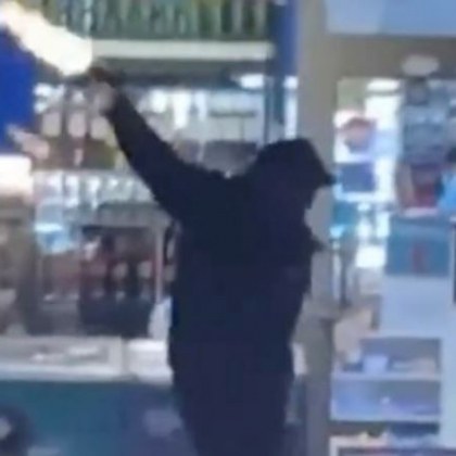 Служители от Второ РУ изясняват обстоятелствата около сигнал за неправомерна