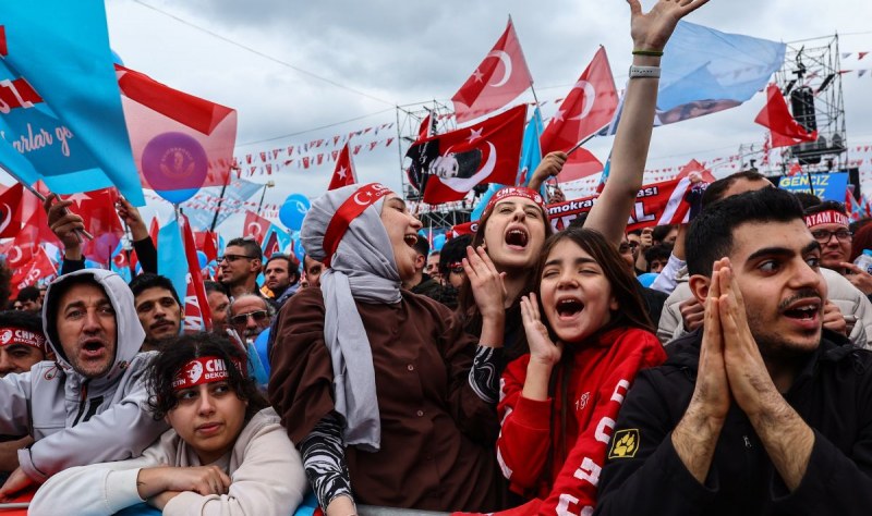 Исторически вот в Турция. На първия досега балотаж в страната Реджеп