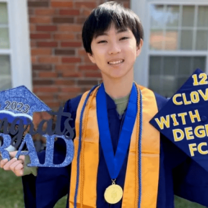 В САЩ 12 годишният Кловис Хунг от Калифорния влезе в световни заглавия
