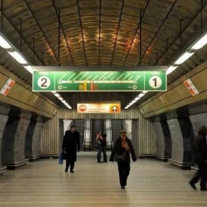 Избягал затворник е намерен заклещен в тунел на метрото в