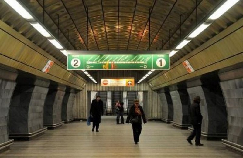 Избягал затворник е намерен заклещен в тунел на метрото в