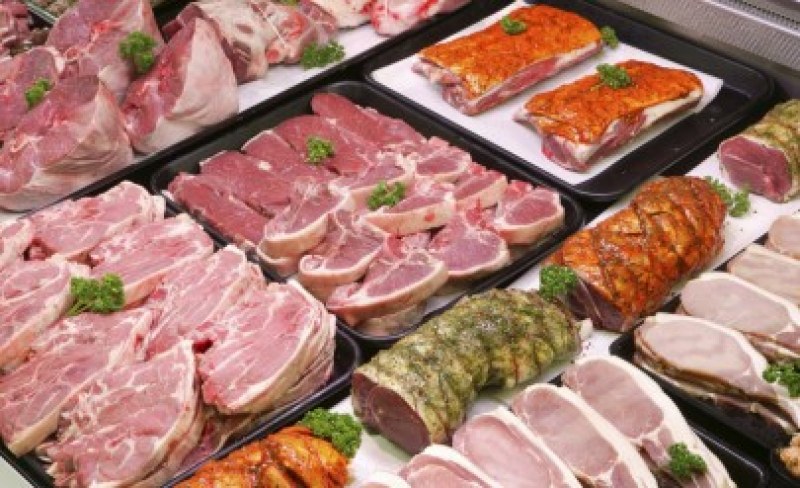 Пилешко, свинско и телешко - скача ли цената на месото?