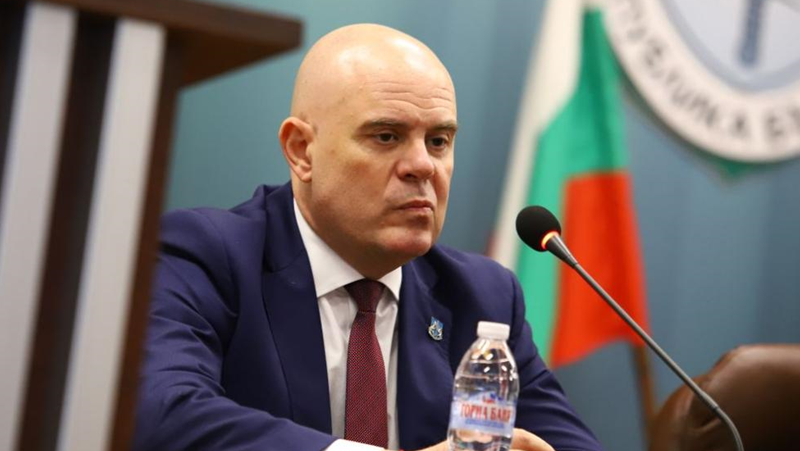 Иван Гешев не каза ще иска ли имунитета на Борисов