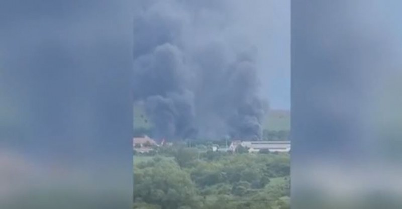 Трима са пострадали в огнената стихия край Божурище