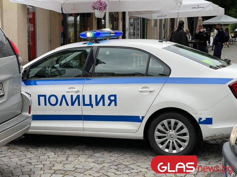 Мъртвопиян шофьор се заби в паркирана кола в Пловдив