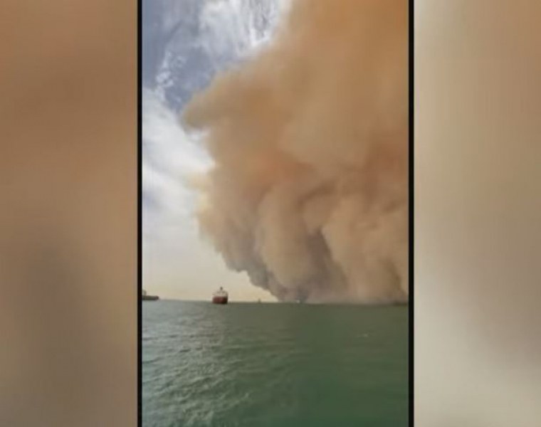 Пясъчна буря връхлетя Суецкия канал ВИДЕО