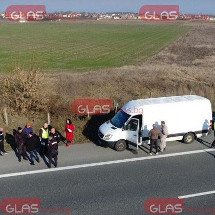 Голяма група нелегални мигранти са задържани на бул Ботевградско шосе