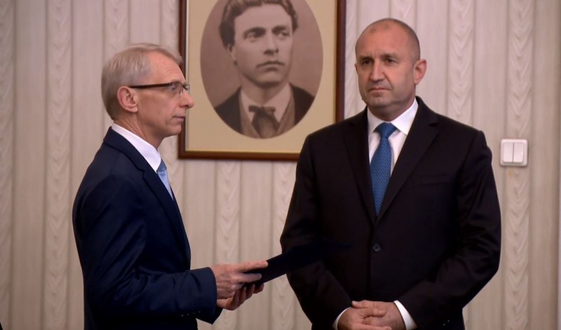 Денков връща на президента втория мандат изпълнен НА ЖИВО