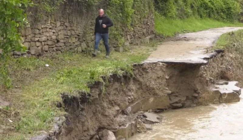 Къщи останаха блокирани след пороите в Северозападна България