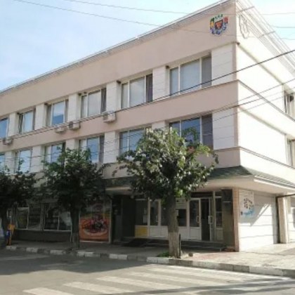 Претърсват сградата на община Сунгурларе