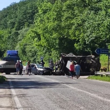 Тежка катастрофа е станала тази сутрин на пътя Велико Търново