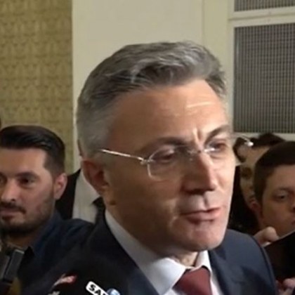 Лидерът на ДПС Мустафа Карадайъ и депутатът от партията Делян