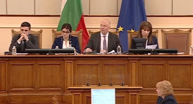 Депутатите гласуваха! България има нов редовен кабинет ВИДЕО