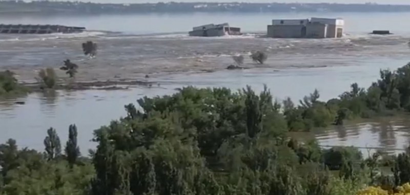 ВИДЕО показа наводненията след взривяването на язовир 