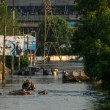 Българин от Херсон: Хората са на покривите на къщите