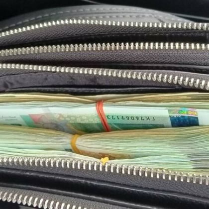 Служители на ГДБОП арестуваха мъж за изнудване СНИМКИ