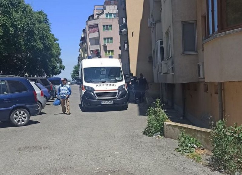 Мъж е изпаднал в безпомощно състояние в Бургас. Човекът е