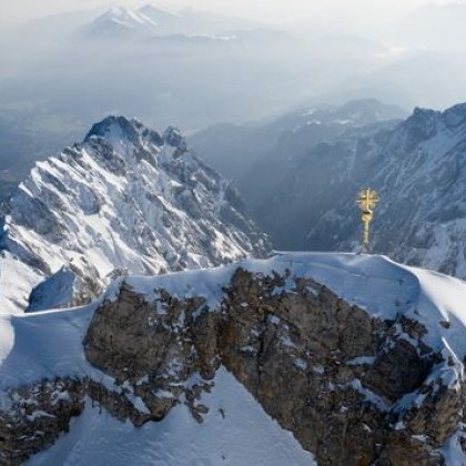 Алпинист е паднал от 400 метра височина и е загинал