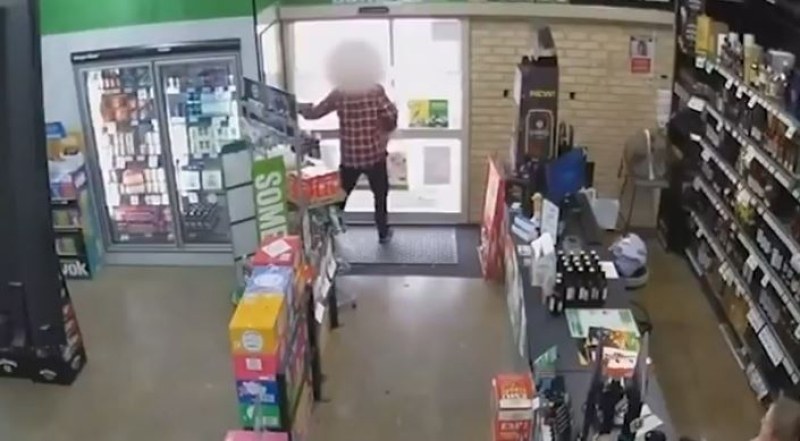 Мъж се опита да открадне уиски от магазин за алкохол, но