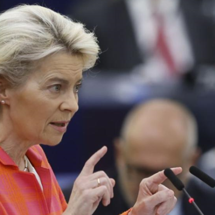 Председателката на Европейската комисия Урсула фон дер Лайен министър председателката на