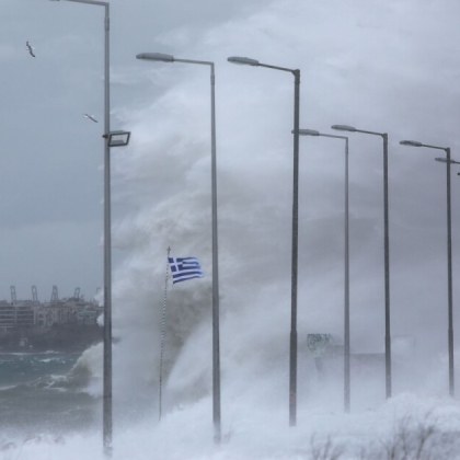 Гръцката Гражданска защита отново предупреждава за екстремно време с дъждове