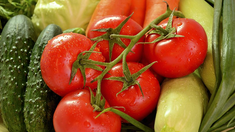 Ядем повече вносни домати, отколкото банани